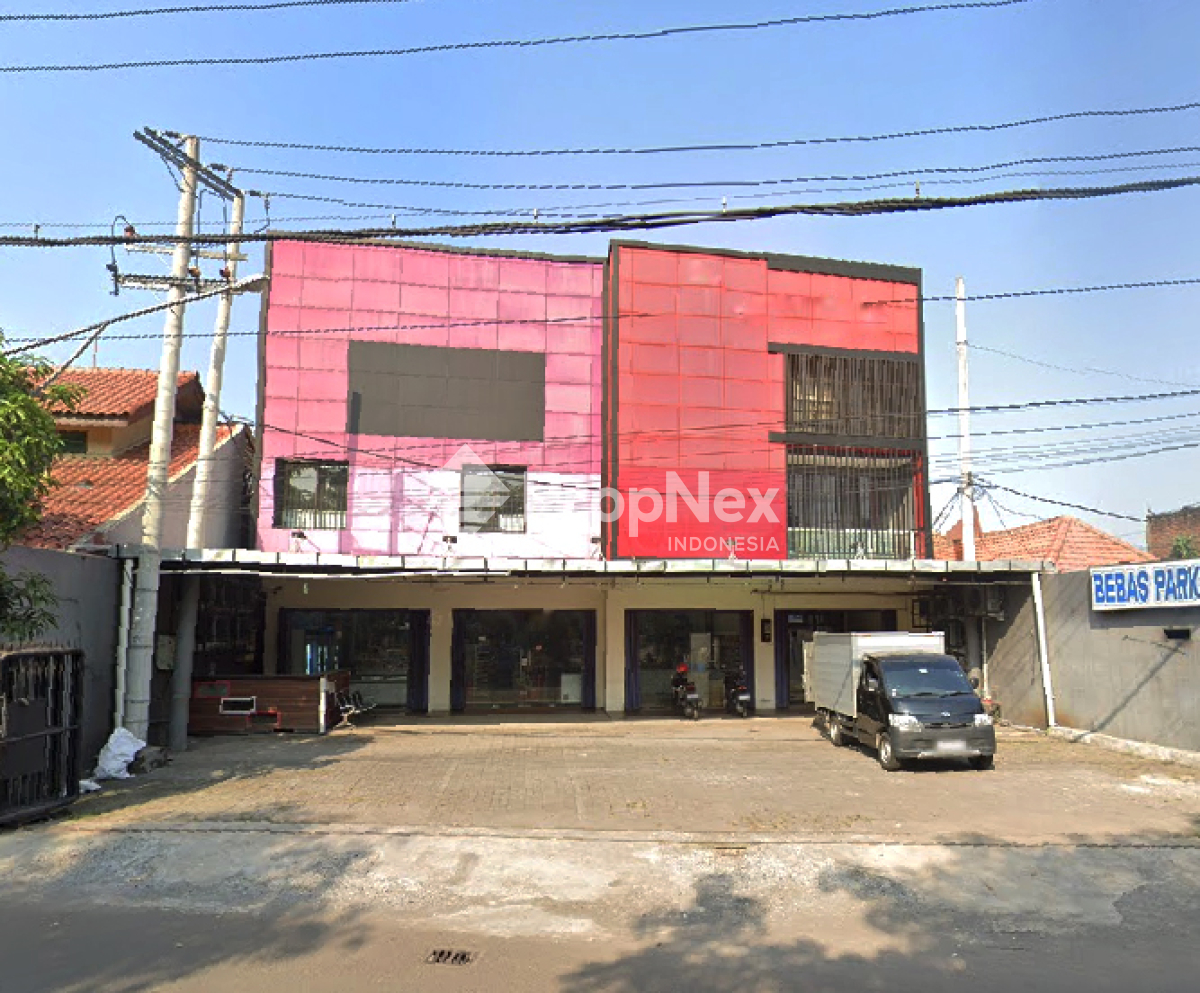 4 ruko jejer supermarket di Banyu Urip Sukomanunggal
